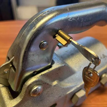 KNOTT Coupling handle lock
